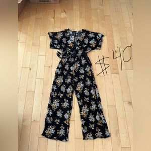 AMERICAN Eagle floral jumpsuit